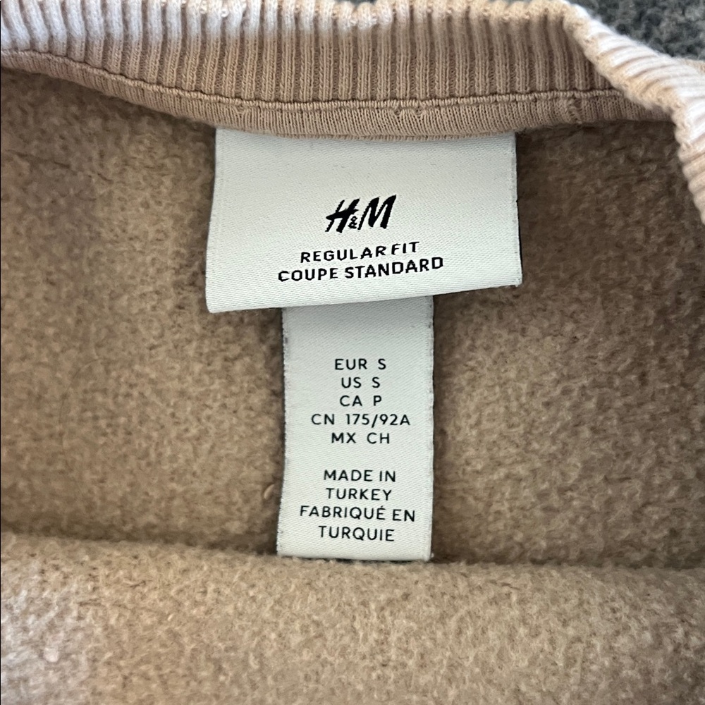 H&M Crewneck - Picture 2 of 5